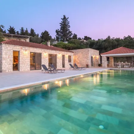 The Stone House Oziás